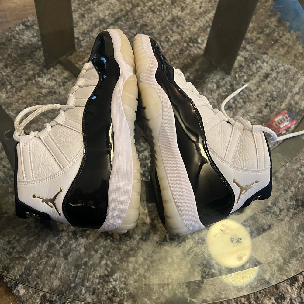 Men 10.5 retro 11